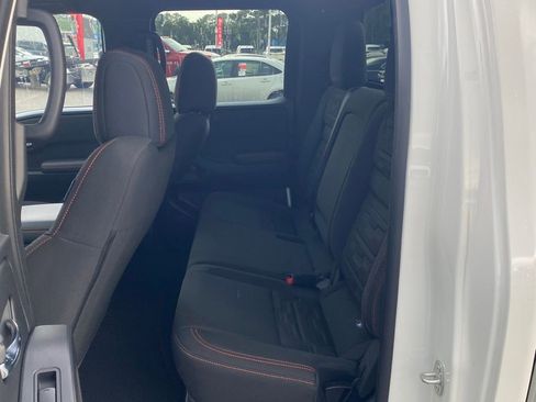 Used 2025 Nissan Frontier PRO-4X AWD/4WD image 6