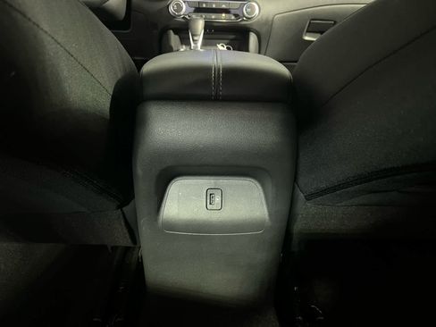 Used 2024 Nissan Sentra SV FWD image 11