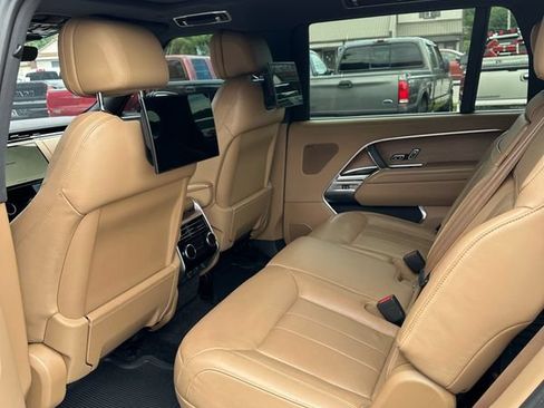 Used 2023 Land Rover Range Rover Long Wheelbase SE AWD/4WD image 9