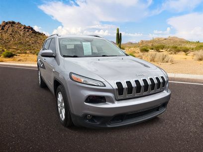Used 2018 Jeep Cherokee Latitude Plus w/ Comfort/Convenience Group
