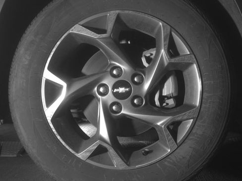 Used 2025 Chevrolet Trax LT w/ LT Convenience Package FWD image 13