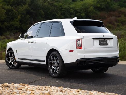 Certified 2022 Rolls-Royce Cullinan Black Badge w/ Dark Exterior Package AWD/4WD image 6