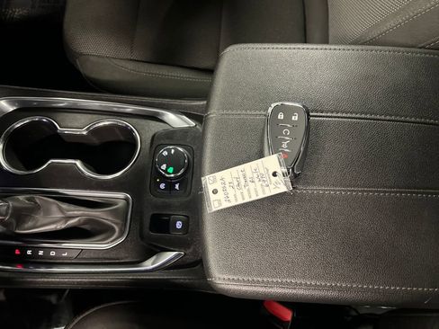 Certified 2023 Chevrolet Traverse LT image 25