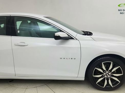Used 2018 Chevrolet Malibu LT w/ Driver Confidence Package FWD image 8