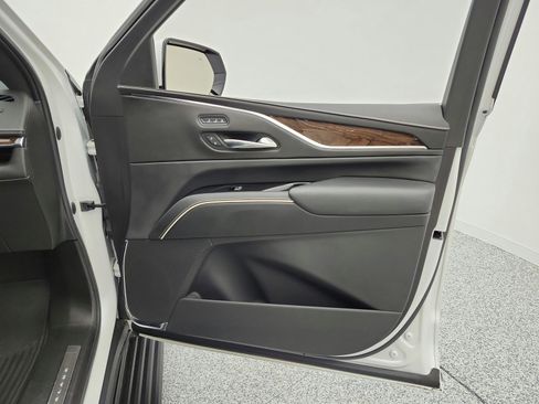 Used 2022 Cadillac Escalade Sport Platinum w/ Heavy-Duty Trailer Package image 22