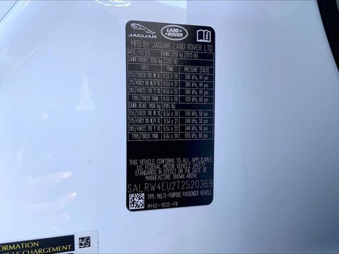 New 2026 Land Rover Discovery Limited Edition image 12