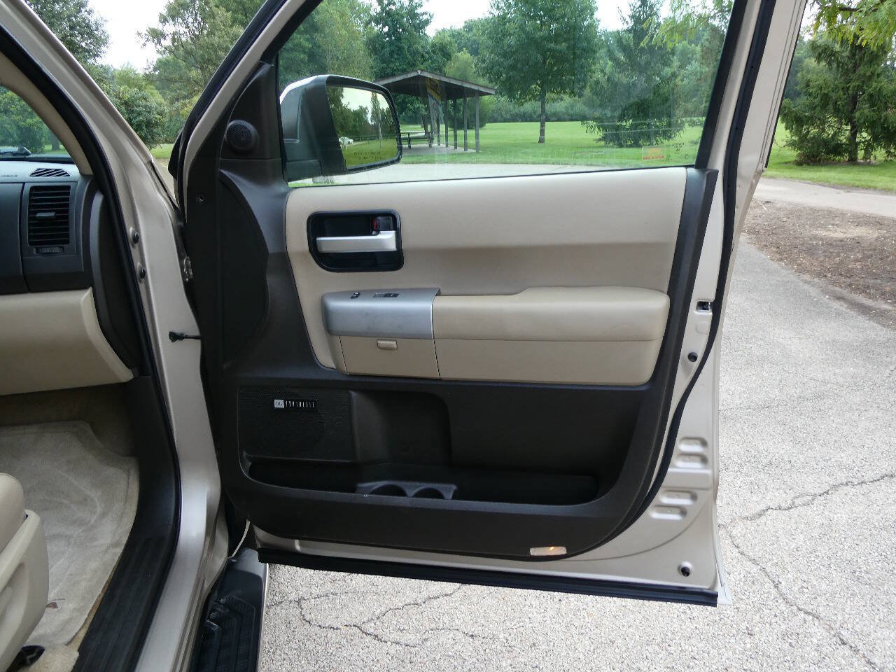 Used 2008 Toyota Sequoia Limited AWD/4WD image 39