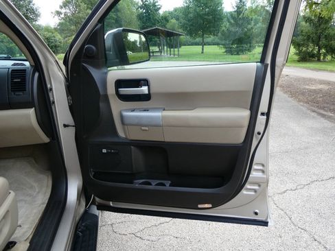 Used 2008 Toyota Sequoia Limited AWD/4WD image 39