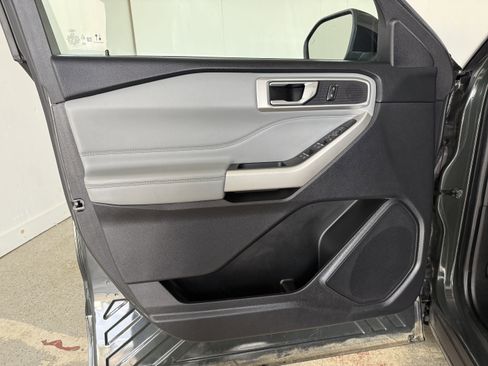 Used 2022 Ford Explorer XLT w/ Equipment Group 202A image 15