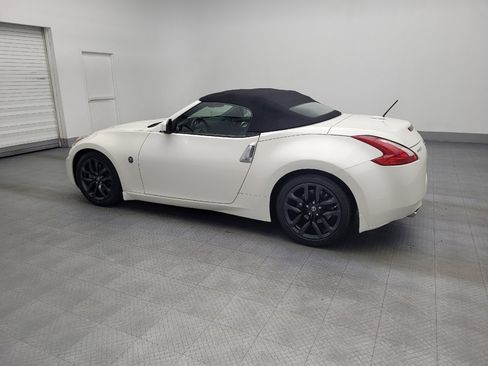 Used 2017 Nissan 370Z Roadster image 3