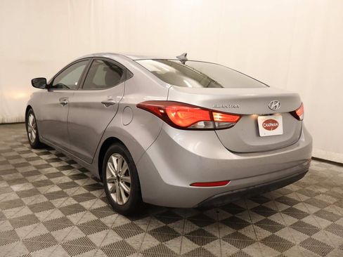 Used 2015 Hyundai Elantra SE w/ Option Group 02 FWD image 3
