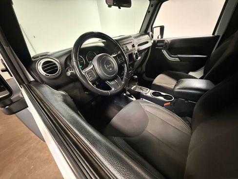 Used 2018 Jeep Wrangler Rubicon w/ Trailer Tow Group AWD/4WD image 43