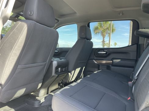 Used 2021 Chevrolet Silverado 1500 LT Trail Boss w/ Convenience Package II AWD/4WD image 16