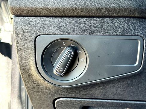 Certified 2023 Volkswagen Tiguan SE R-Line FWD image 17