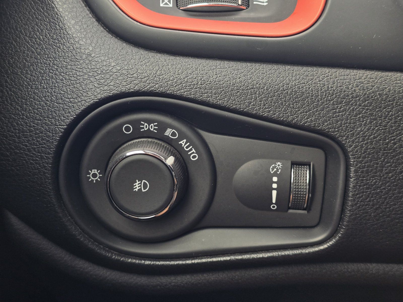 Used 2020 Jeep Renegade Sport AWD/4WD image 23