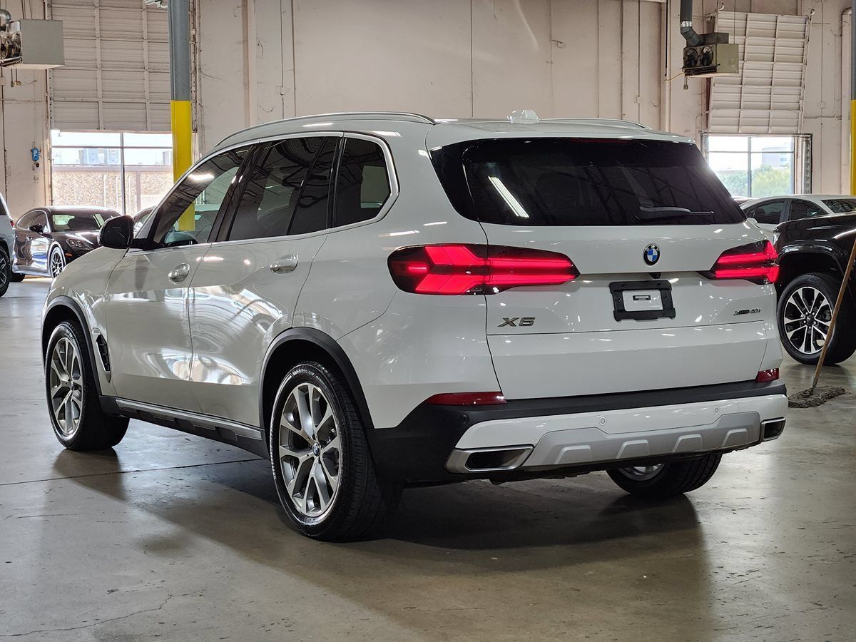 Used 2024 BMW X5 xDrive40i w/ Premium Package AWD/4WD image 11