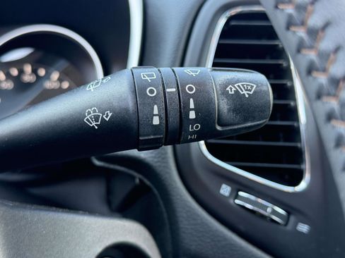 Used 2018 Jeep Compass Latitude w/ Popular Equipment Group image 27