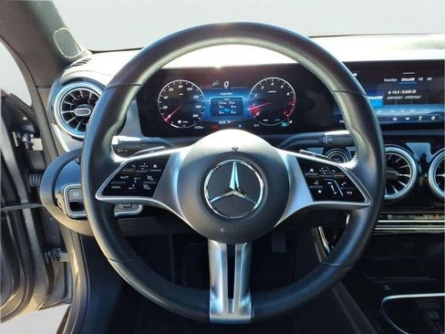 Used 2025 Mercedes-Benz CLA 250 image 18