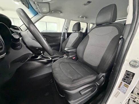 Used 2019 Kia Soul + FWD image 19