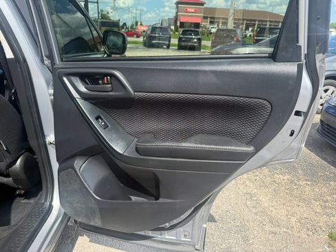 Used 2017 Subaru Forester 2.5i Premium AWD/4WD image 19