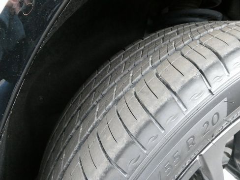 Certified 2023 GMC Acadia Denali w/ Black Diamond Edition image 12