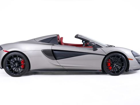 Used 2019 McLaren 570S Spider RWD image 10