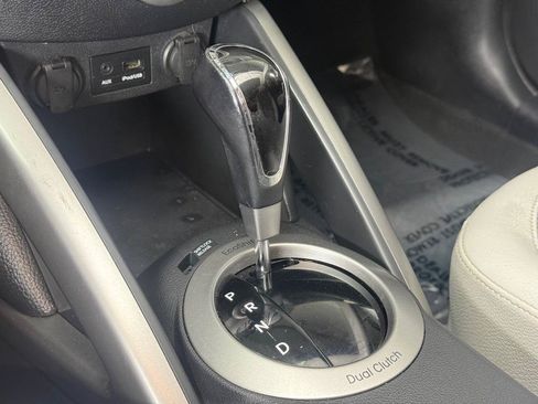 Used 2012 Hyundai Veloster w/ Style Pkg FWD image 18