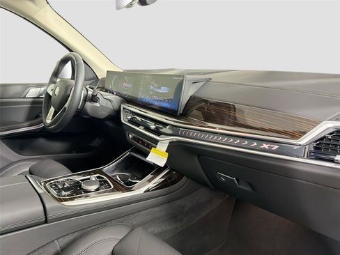 Certified 2026 BMW X7 xDrive40i w/ Climate Comfort Package AWD/4WD image 29