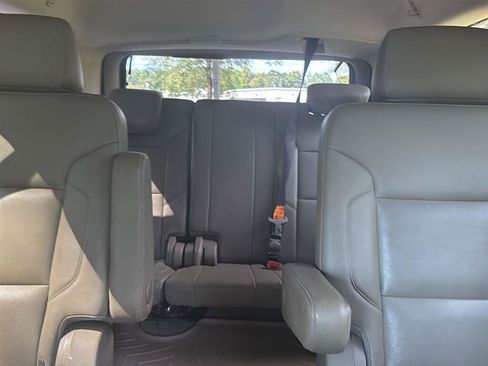 Used 2017 Chevrolet Tahoe LT w/ Luxury Package RWD image 4