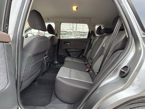 Used 2021 Nissan Rogue SV image 16