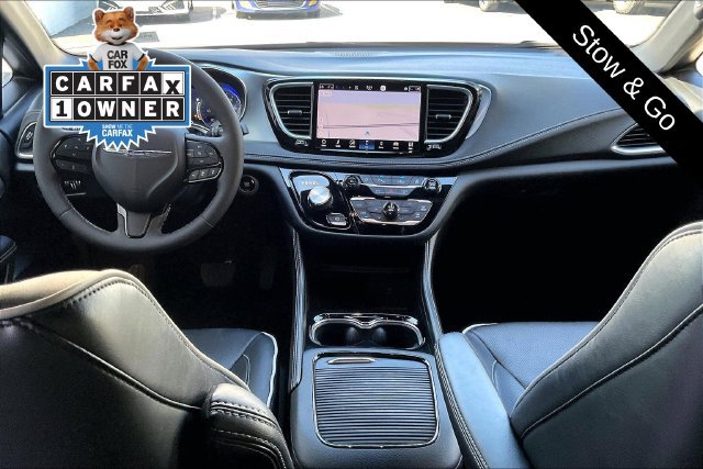 Used 2026 Chrysler Pacifica Limited w/ S Appearance Package FWD image 15
