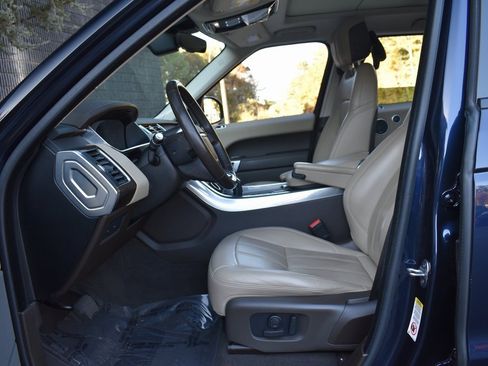 Used 2019 Land Rover Range Rover Sport HSE image 25