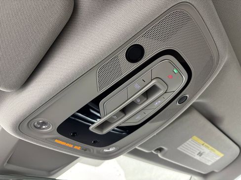 Used 2021 Audi Q8 Premium Plus image 22