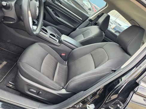 Used 2023 Nissan Altima 2.5 SV image 6