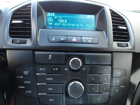 Used 2012 Buick Regal Leather image 12