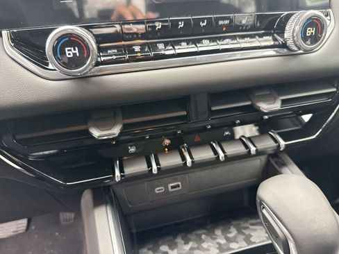 New 2026 GMC Canyon Elevation w/ Convenience Package image 14