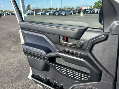 New 2026 Toyota 4Runner 4WD image 9
