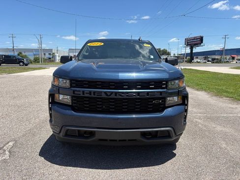 Used 2022 Chevrolet Silverado 1500 Custom w/ LPO, Dark Essentials Package RWD image 8