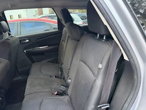 Used 2016 Dodge Journey SE w/ Flexible Seating Group FWD image 9