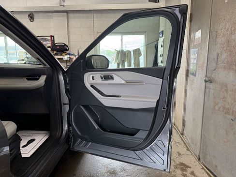New 2026 Ford Explorer Active w/ Active Comfort Package AWD/4WD image 19