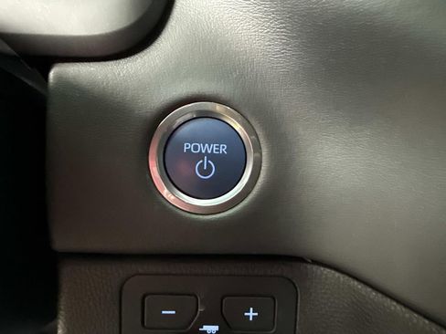 Used 2024 Toyota Sequoia Platinum image 39