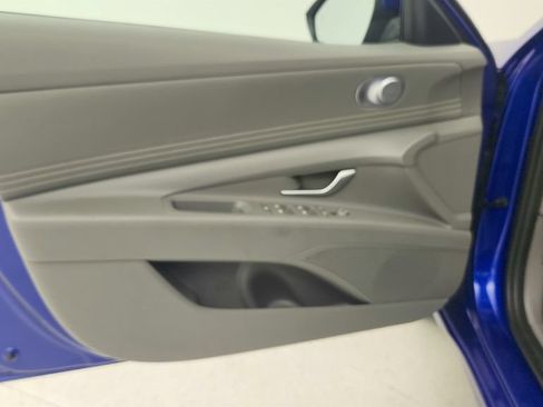 Used 2025 Hyundai Elantra SEL FWD image 25