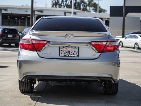 Used 2016 Toyota Camry SE FWD image 7