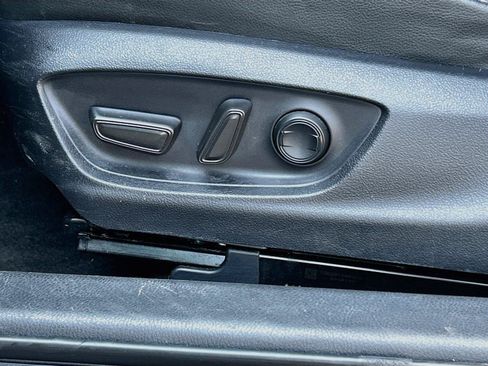 Used 2023 Toyota Camry XSE FWD image 19