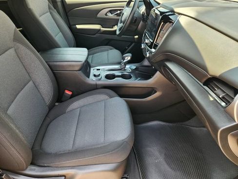 Used 2023 Chevrolet Traverse LT FWD image 14