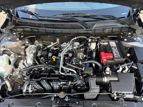 Used 2025 Nissan Altima 2.5 SV FWD image 32