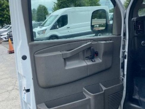 Used 2020 Chevrolet Express 2500 RWD 2500 Regular Wheelbase WT w/ Driver Convenience Package image 16