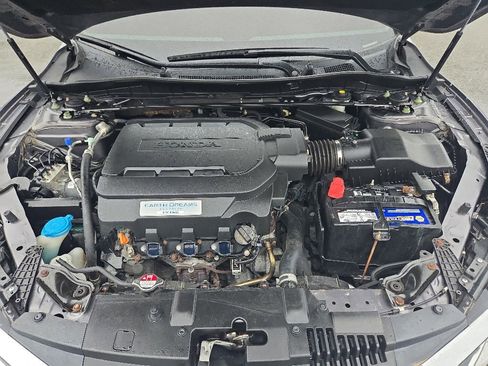 Used 2017 Honda Accord Touring image 12