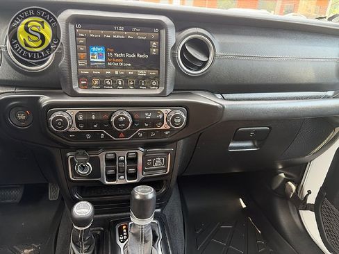 Used 2021 Jeep Wrangler Unlimited Sahara AWD/4WD image 22