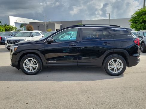 Used 2023 GMC Terrain SLE w/ Driver Convenience Package FWD image 8